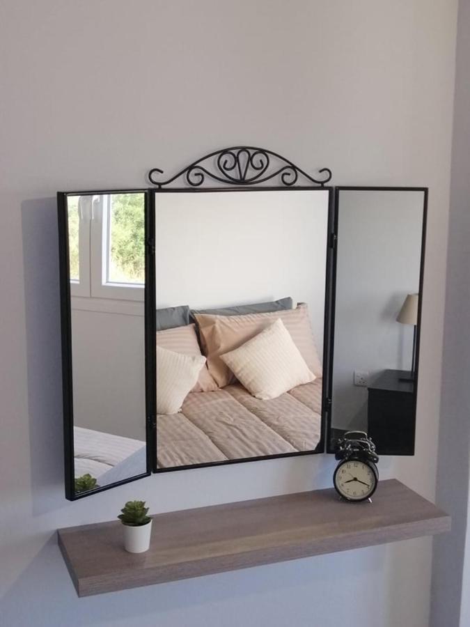 Ariadne Apartment พาราลิมนี ภายนอก รูปภาพ