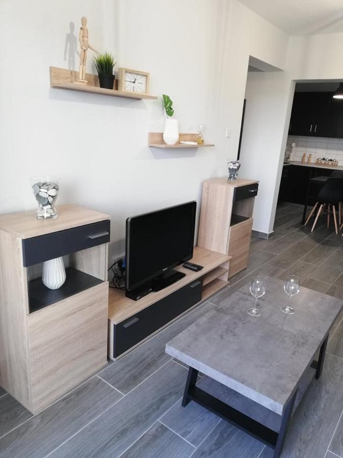 Ariadne Apartment พาราลิมนี ภายนอก รูปภาพ