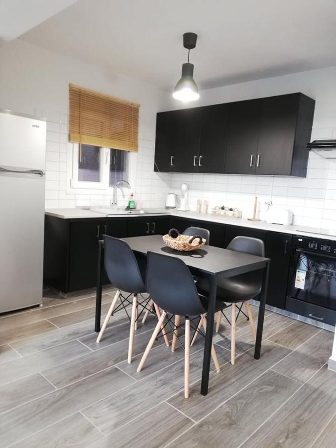 Ariadne Apartment พาราลิมนี ภายนอก รูปภาพ